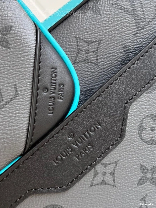 VUITTON MESSENGER LOUIS TRIO 0510